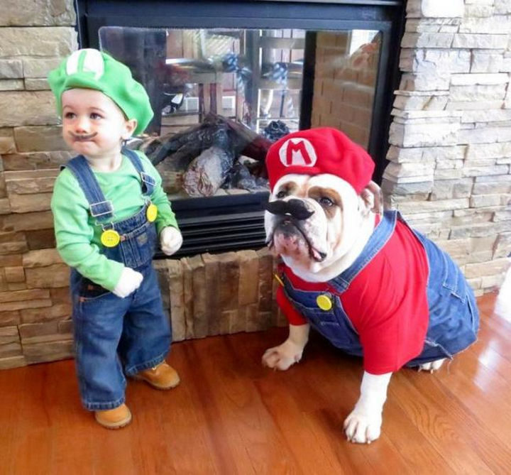 Adorable Luigi and Super Mario getting ready to save the princess.
